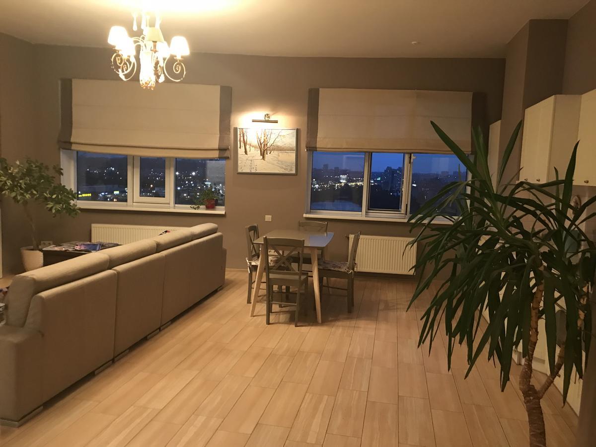Stylish Views Apartments In The Parasol. Parus .Obolonskaya Embankment 키예프 외부 사진